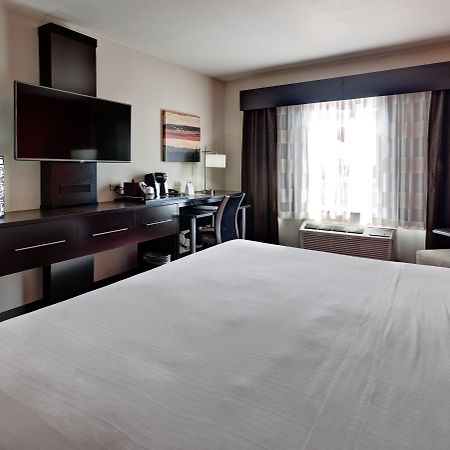 Holiday Inn Express Northwest Maize By Ihg Luaran gambar