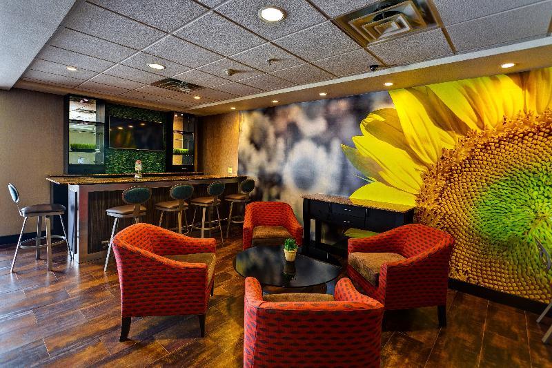 Holiday Inn Express Northwest Maize By Ihg Luaran gambar